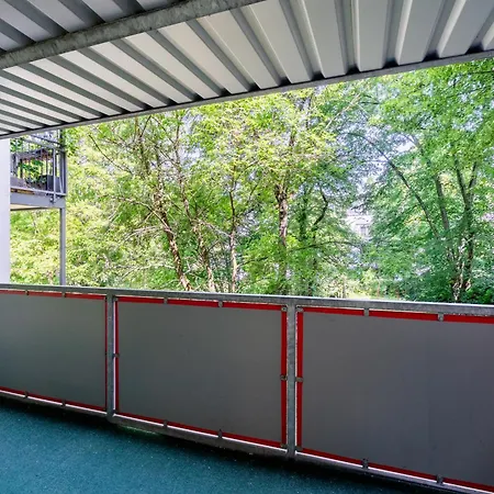 Tolle Lage - Charmante Mit Balkon No1 דירה *