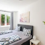 Tolle Lage - Charmante Mit Balkon No1 Apartment