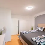 Apartment Tolle Lage - Charmante Mit Balkon No1